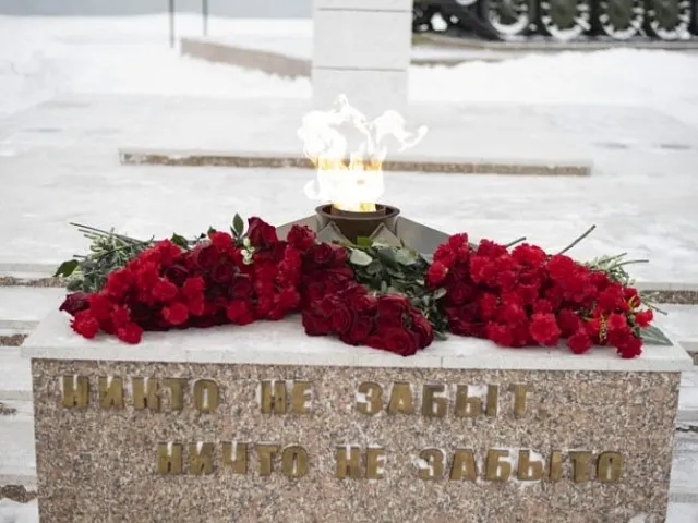 Вечный огонь в  с. Большое Сорокино Тюменской области